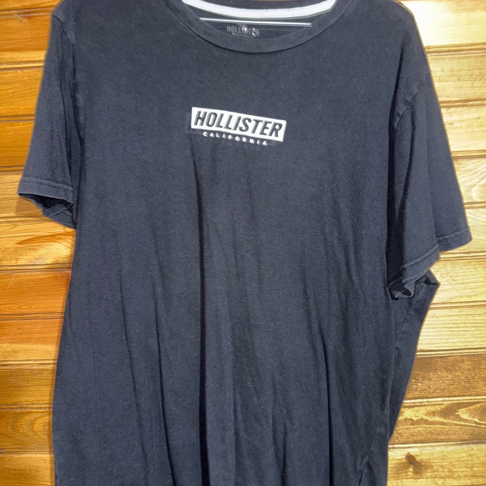 Hollister graphic tshirt